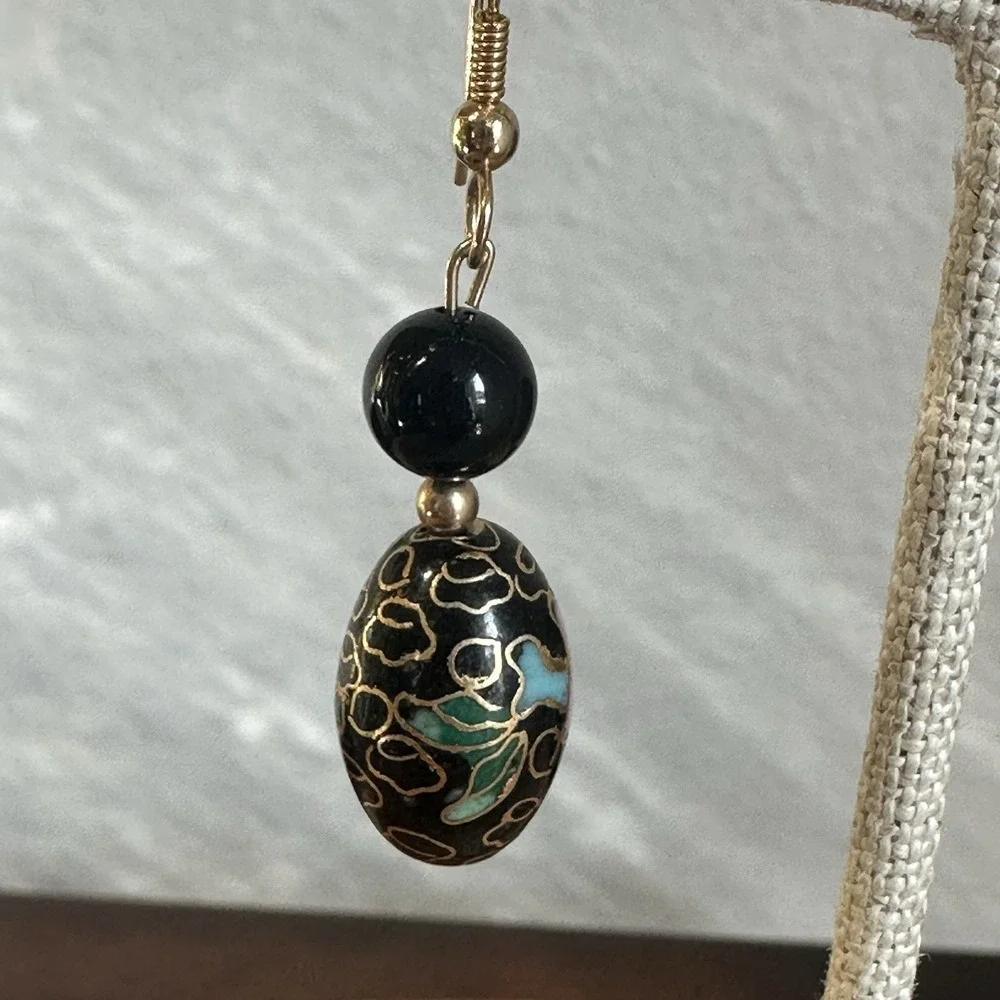 VTG Cloisonné Dangle Hook Earrings 1.875 Inch Black Pink Floral Enamel Bead Gold